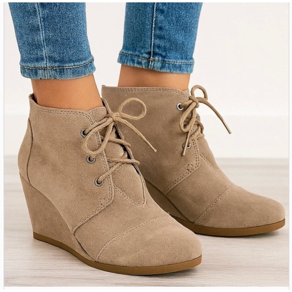 TOMS‎ Desert Wedge Booties Taupe Shimmer Suede Lace Up Ankle Boots Womens 7